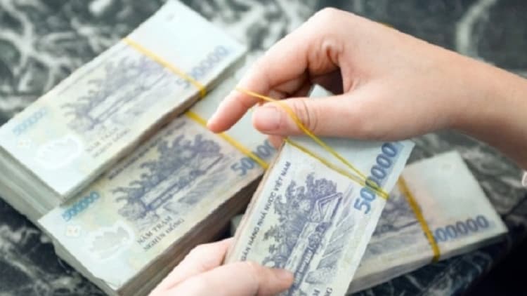 Cuối tháng 5: Lãi suất tiền gửi bất ngờ tăng trở