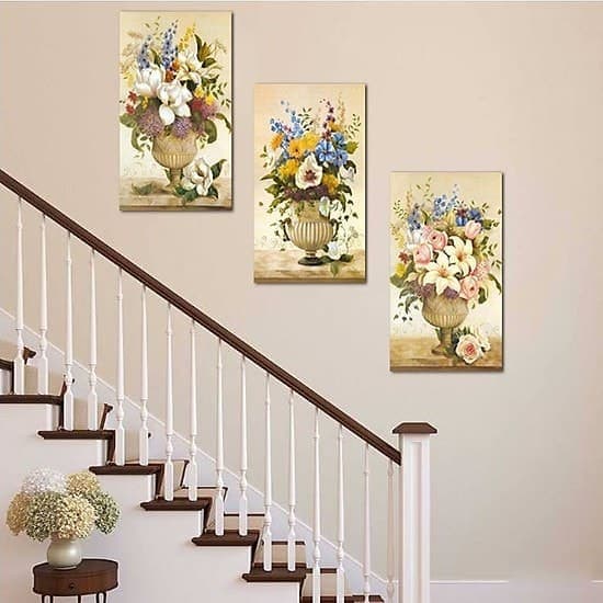 Theo phong thủy, có nên treo tranh trên tường không?