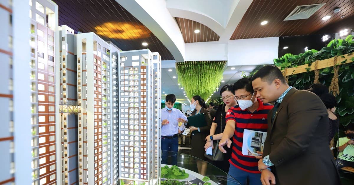 <a href="https://cafeland.vn/tin-tuc/giai-cuu-bat-dong-san-hay-giai-cuu-niem-tin-cua-khach-hang-117444.html">“Giải cứu” bất động sản hay “giải cứu” niềm tin của khách hàng?</a>