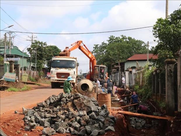 Giá đền bù đất làm đường mới nhất 2023 thế nào?