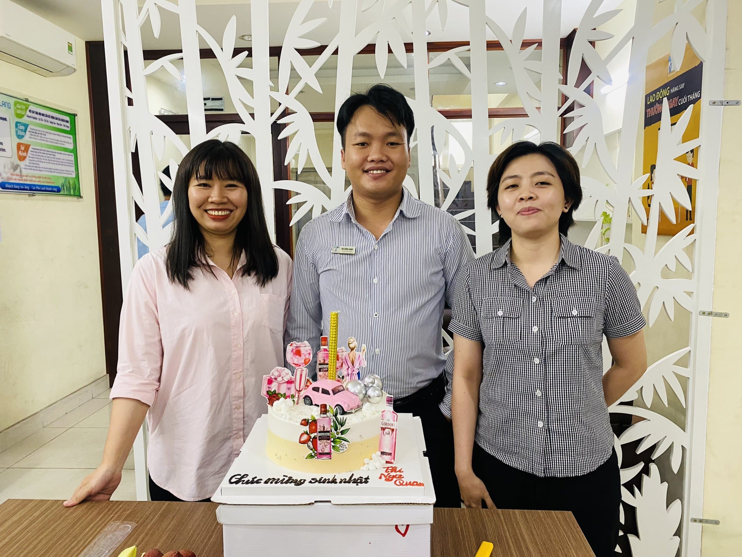 TANPHULAND TỔ CHỨC SINH NHẬT THÁNG 06 VÀ VINH DANH CÁC CÁ NHÂN, TẬP THỂ TIỂU BIỂU XUẤT SẮC THÁNG 05/2023